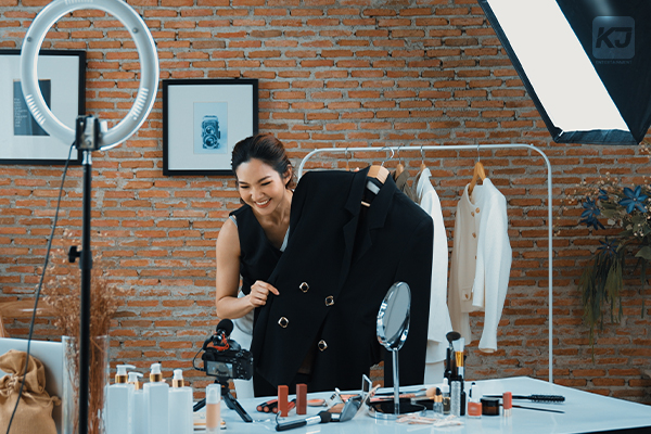 ¶óÀ̺ê Ä¿¸Ó½º ½ºÆ®¸®¸Ó ¸ðÁý